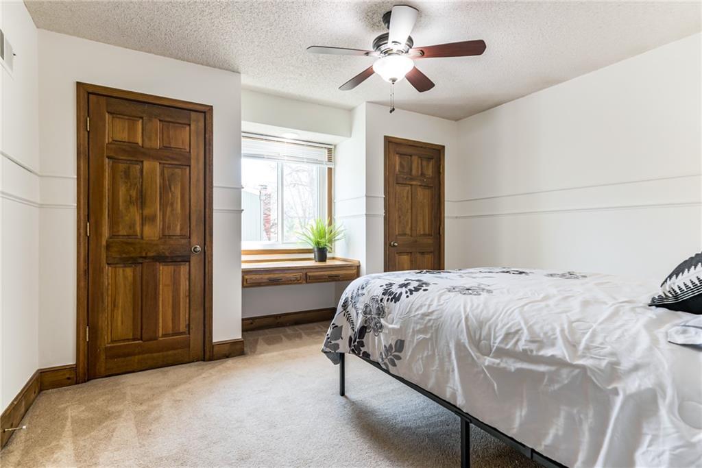 8336 Rosehill Road Lenexa, KS 66215 - Photo 21 of 33