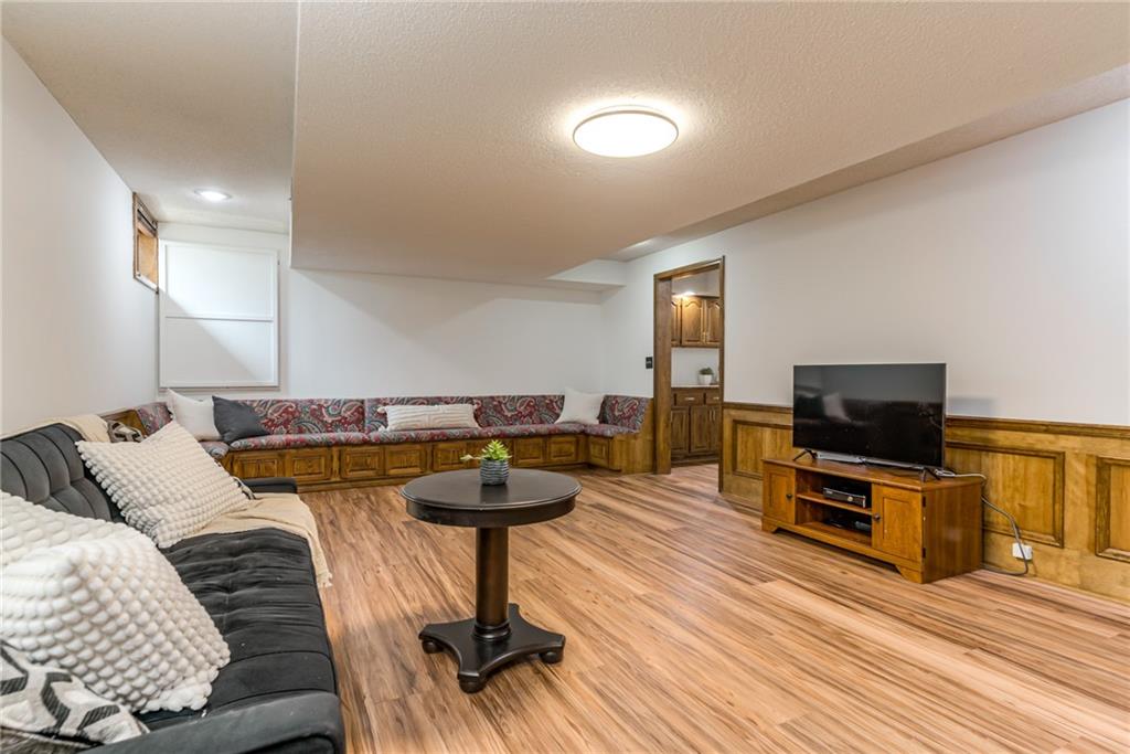 8336 Rosehill Road Lenexa, KS 66215 - Photo 28 of 33