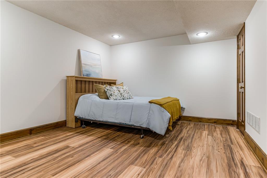 8336 Rosehill Road Lenexa, KS 66215 - Photo 29 of 33