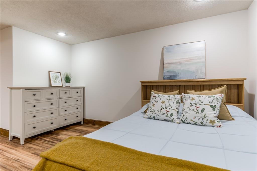 8336 Rosehill Road Lenexa, KS 66215 - Photo 30 of 33