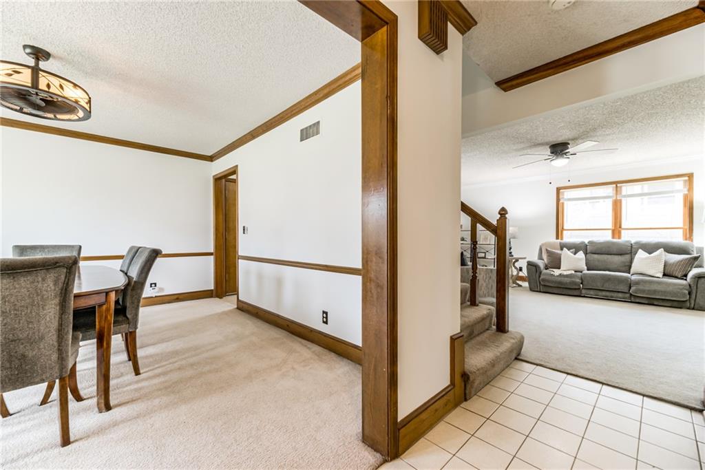 8336 Rosehill Road Lenexa, KS 66215 - Photo 4 of 33