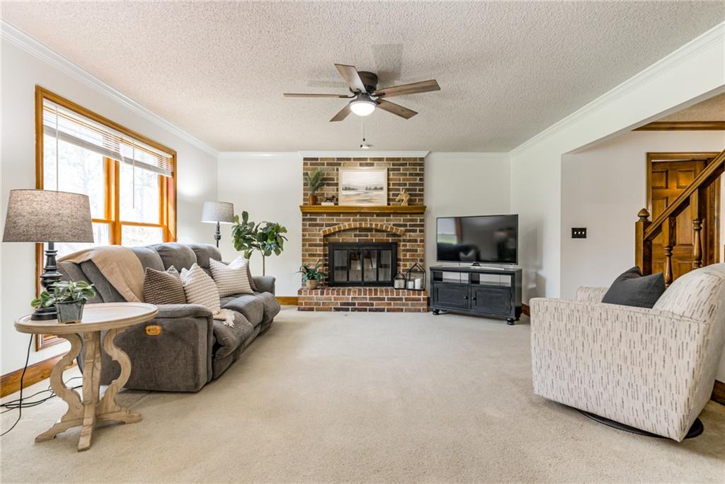 8336 Rosehill Road Lenexa, KS 66215 - Photo 6 of 33