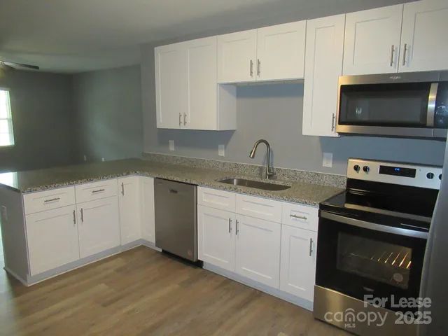 $1,350 | 143 Glen-Gar Drive, Lincolnton, NC 28092