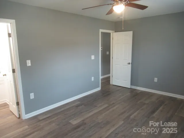 $1,350 | 143 Glen-Gar Drive, Lincolnton, NC 28092