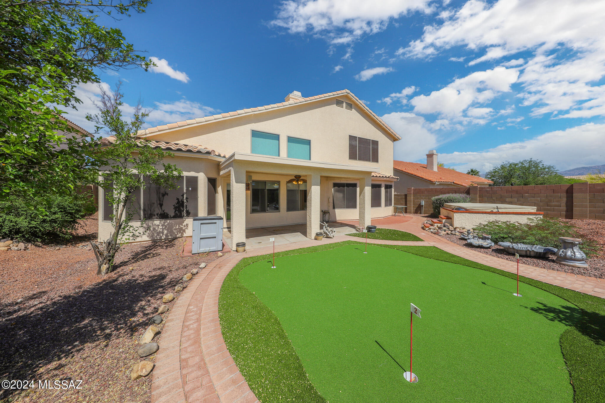 831 South Rincon Rising Road Tucson, AZ 85748 - Photo 29 of 33 Putting green