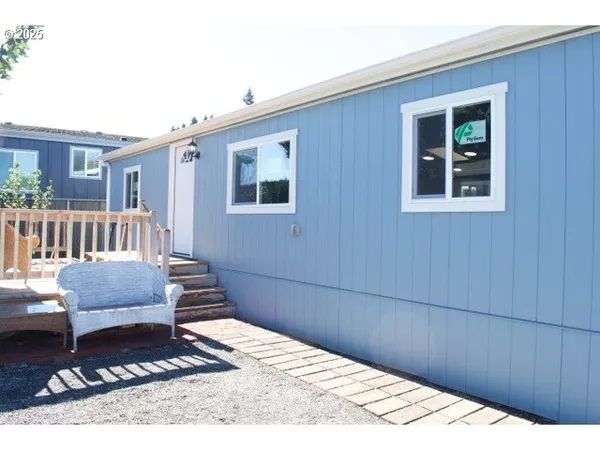 $117,800 | 700 Northeast 183rd Avenue, Unit 7, Portland, OR 97230