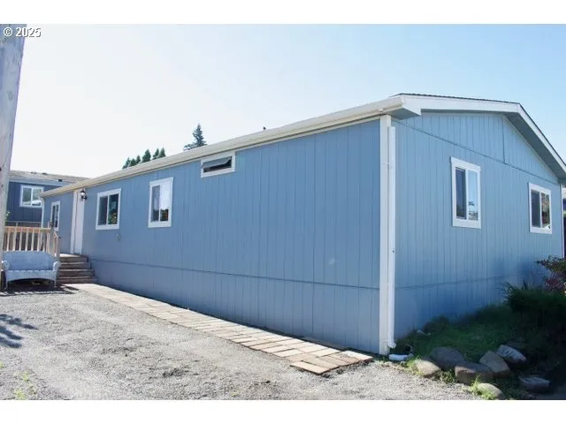 $117,800 | 700 Northeast 183rd Avenue, Unit 7, Portland, OR 97230