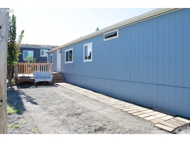 $117,800 | 700 Northeast 183rd Avenue, Unit 7, Portland, OR 97230