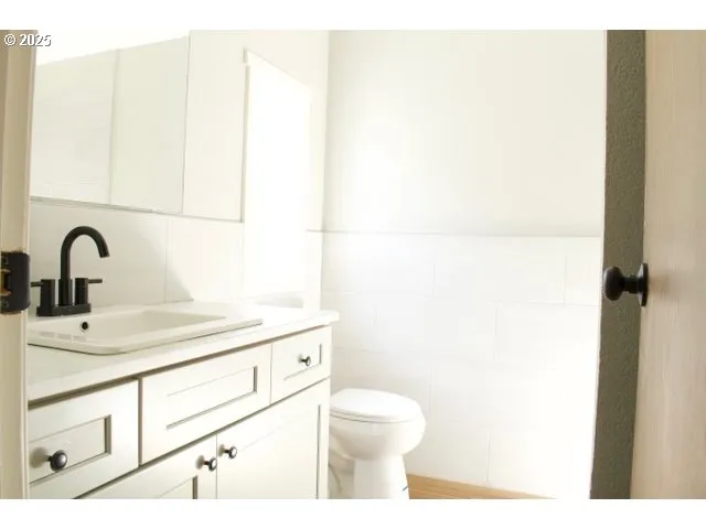 $117,800 | 700 Northeast 183rd Avenue, Unit 7, Portland, OR 97230