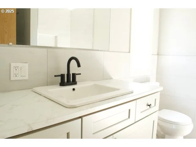 $117,800 | 700 Northeast 183rd Avenue, Unit 7, Portland, OR 97230