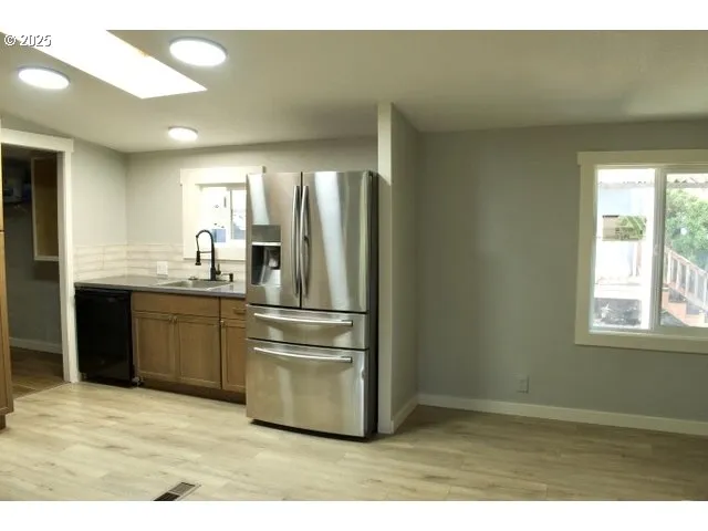 $117,800 | 700 Northeast 183rd Avenue, Unit 7, Portland, OR 97230