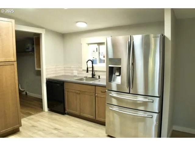 $117,800 | 700 Northeast 183rd Avenue, Unit 7, Portland, OR 97230