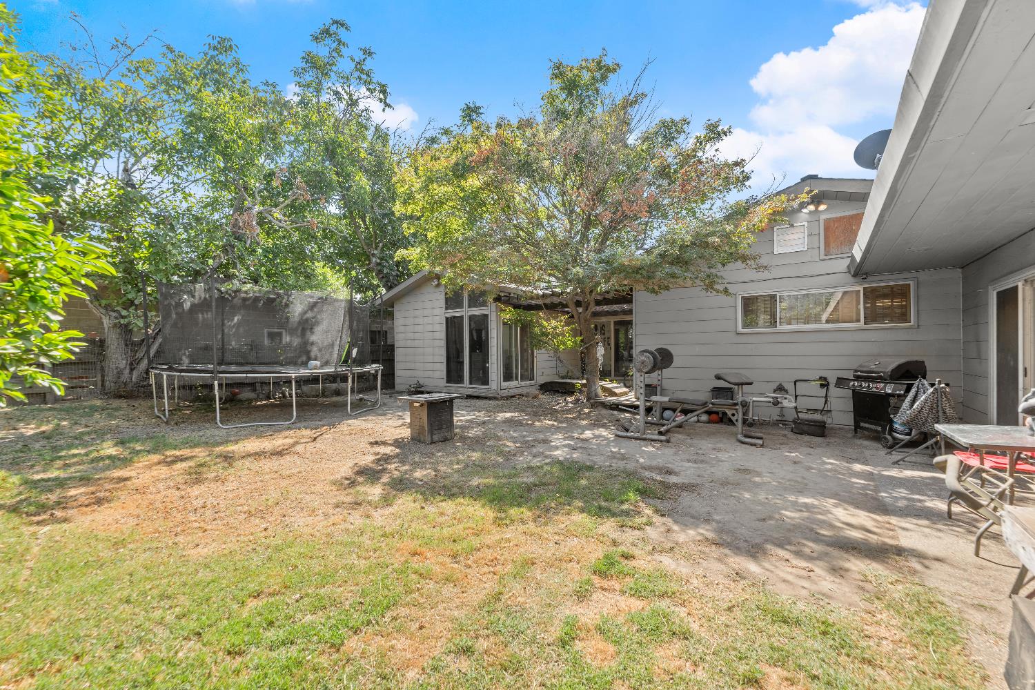 738 Webster Street Colusa, CA 95932 - Photo 47 of 56 a view of a house with a patio