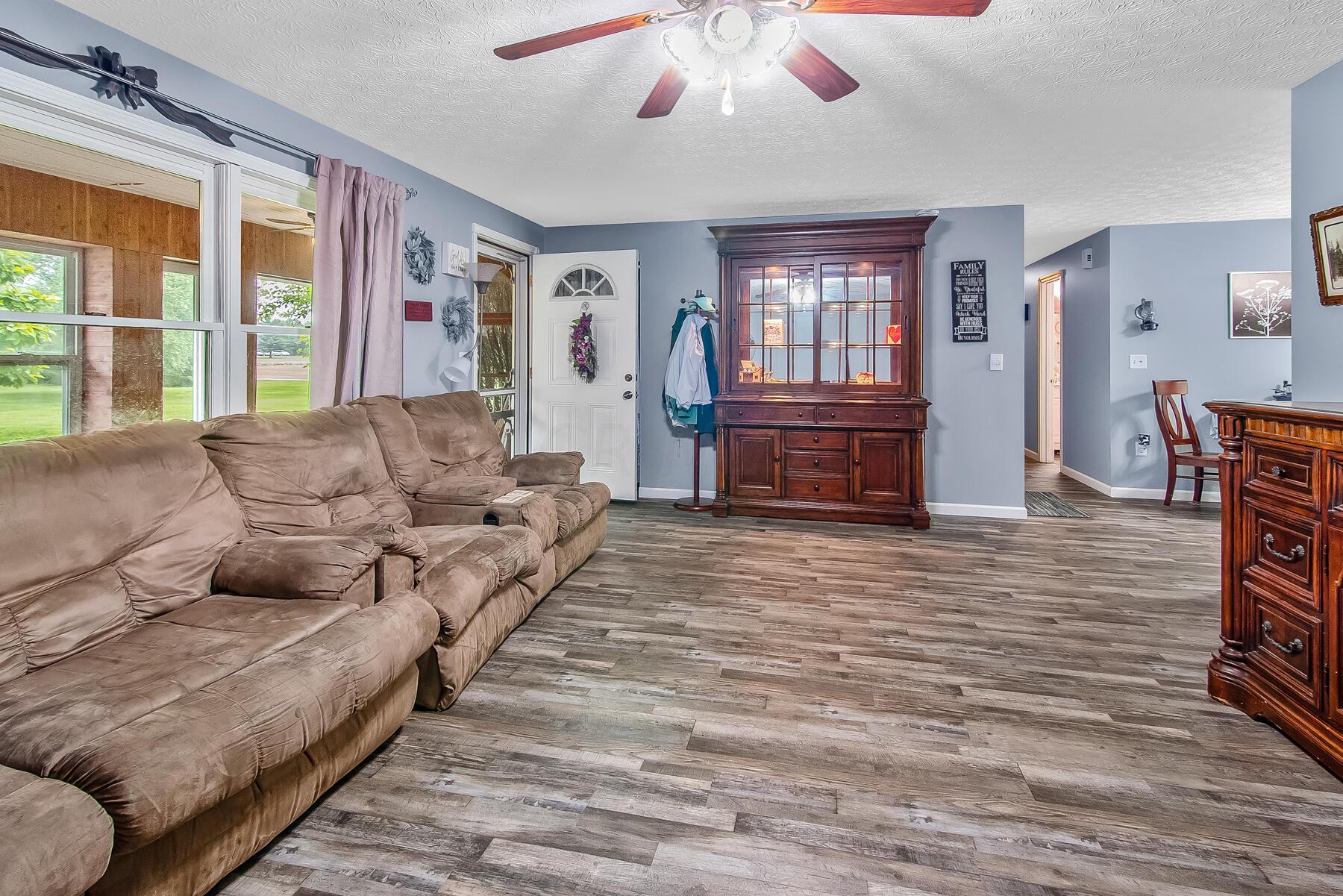980 Hills-Miller Road Delaware, OH 43015 - Photo 19 of 50 Living Room