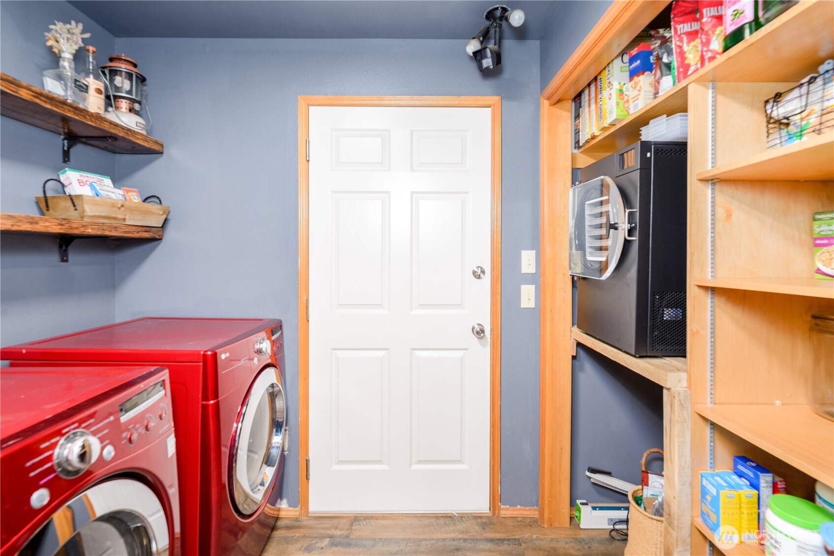 134 Bishop Road Port Angeles, WA 98363 - Photo 25 of 38 a utility room with dryer and washer