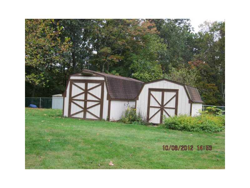 Land. 2 sheds with electric