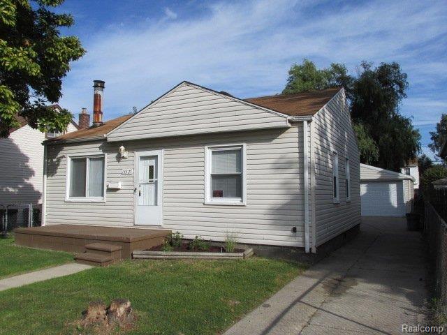 13327 Toepfer Road Warren, MI 48089 - Photo 1 of 17 IMG_6942.JPG