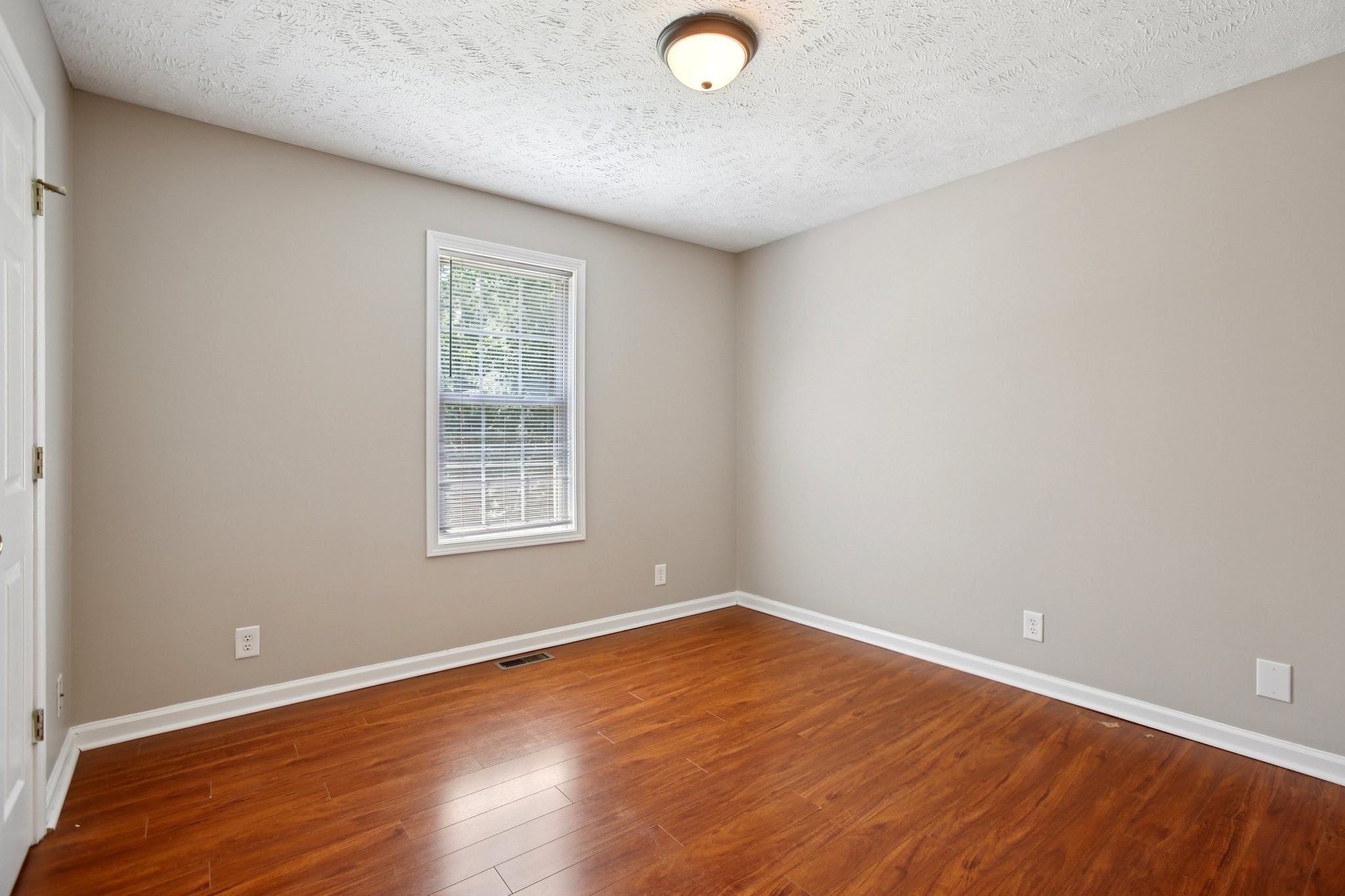 2105 Ferry Road Clarksville, TN 37040 - Photo 19 of 39 Gallery Image 19