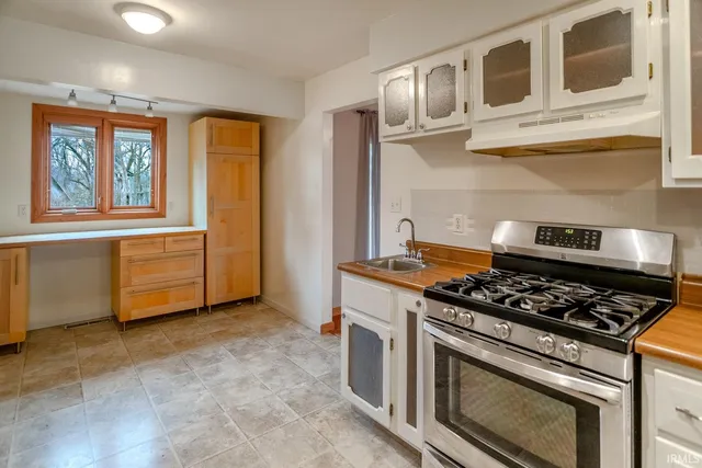 $349,900 | 1826 Arrowhead Drive, West Lafayette, IN 47906