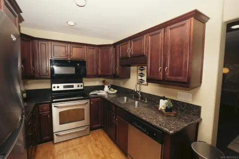 $560,000 | 5055 Collwood Boulevard, Unit 210, San Diego, CA 92115