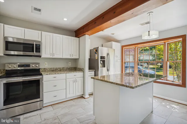 $2,900 | 13508 Coates Lane, Herndon, VA 20171