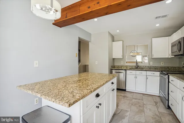 $2,900 | 13508 Coates Lane, Herndon, VA 20171