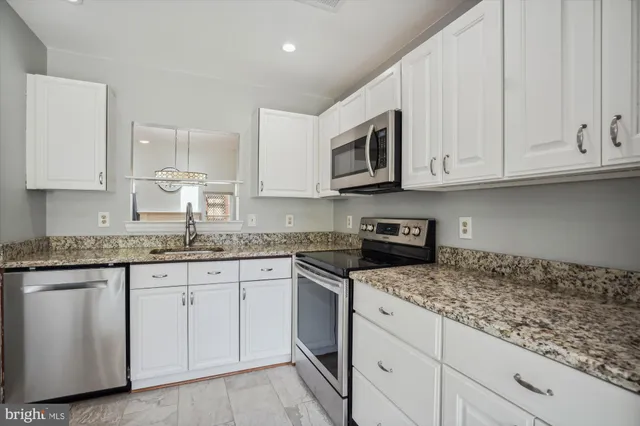 $2,900 | 13508 Coates Lane, Herndon, VA 20171