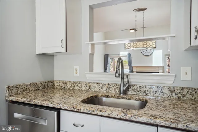 $2,900 | 13508 Coates Lane, Herndon, VA 20171