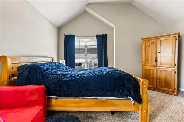 $435,000 | 10201 North Willow Avenue, Kansas City, MO 64157