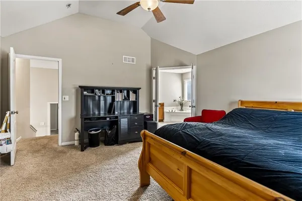 $435,000 | 10201 North Willow Avenue, Kansas City, MO 64157