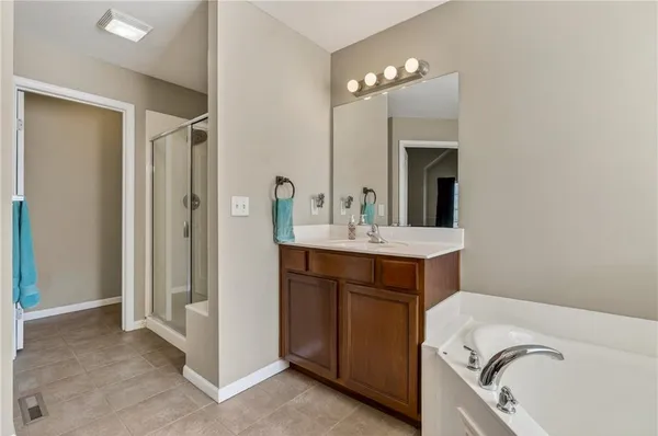 $435,000 | 10201 North Willow Avenue, Kansas City, MO 64157