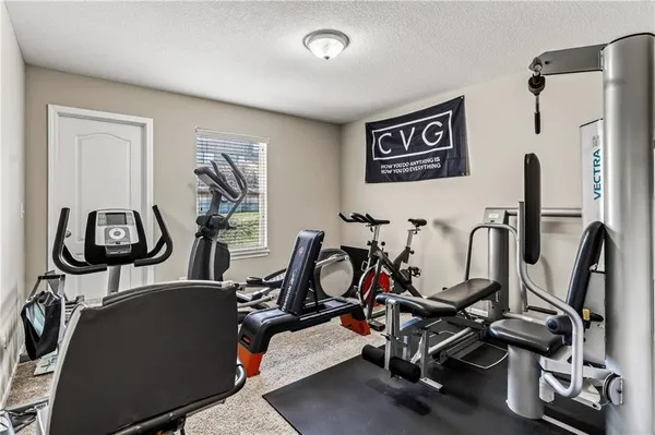 $435,000 | 10201 North Willow Avenue, Kansas City, MO 64157