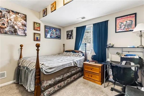 $435,000 | 10201 North Willow Avenue, Kansas City, MO 64157