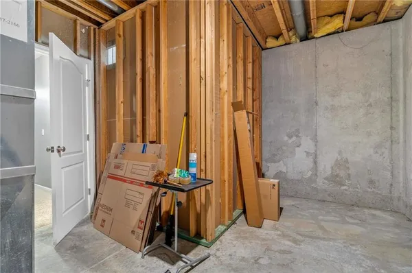 $435,000 | 10201 North Willow Avenue, Kansas City, MO 64157