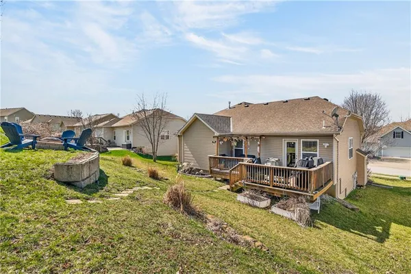 $435,000 | 10201 North Willow Avenue, Kansas City, MO 64157