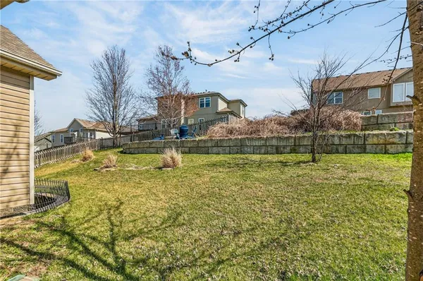 $435,000 | 10201 North Willow Avenue, Kansas City, MO 64157