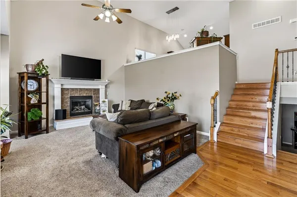 $435,000 | 10201 North Willow Avenue, Kansas City, MO 64157