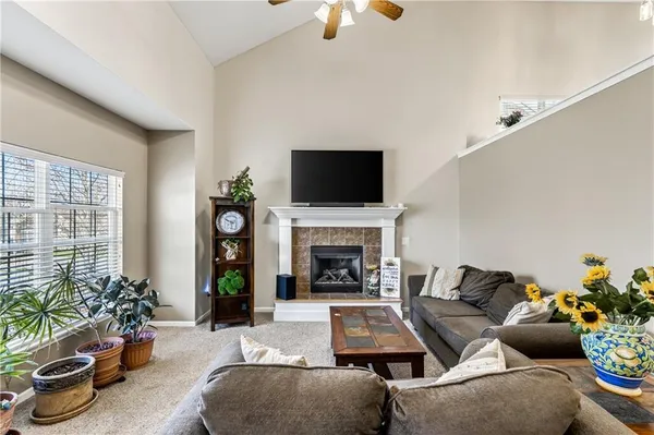 $435,000 | 10201 North Willow Avenue, Kansas City, MO 64157
