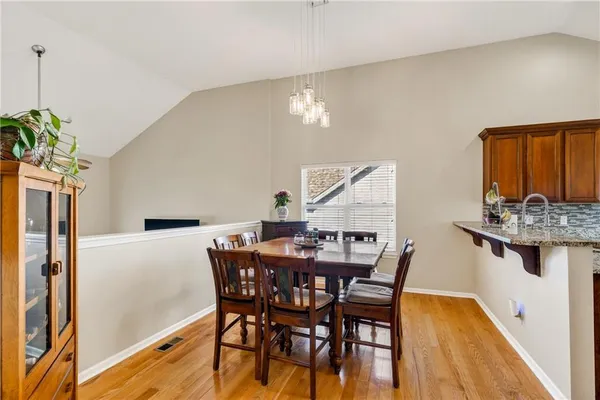 $435,000 | 10201 North Willow Avenue, Kansas City, MO 64157