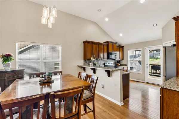 $435,000 | 10201 North Willow Avenue, Kansas City, MO 64157