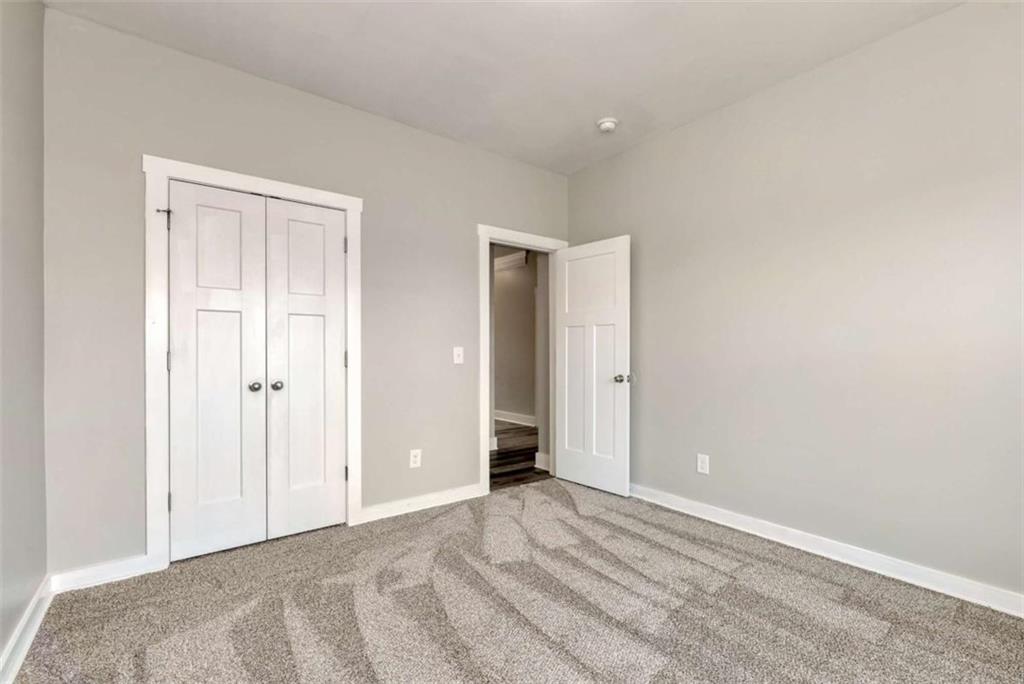482 North Point Circle Hartwell, GA 30643 - Photo 20 of 32 a view of a livingroom with wooden floor
