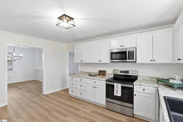 $319,900 | 1006 Colleton Court, Easley, SC 29642