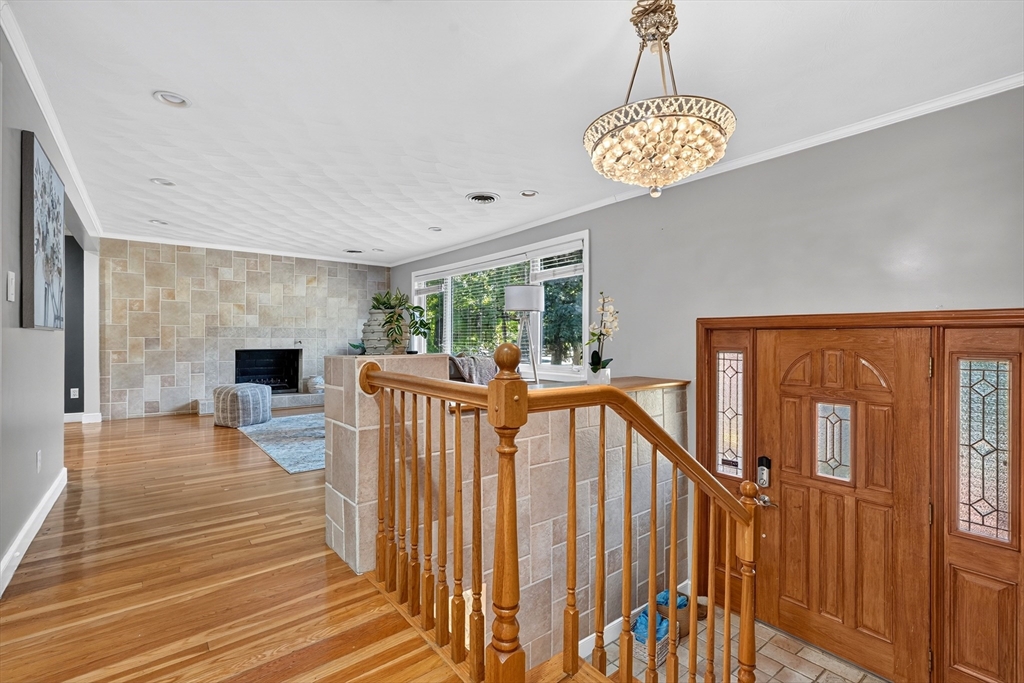 32 Bobolink Road Wellesley, MA 02481 - Photo 4 of 42