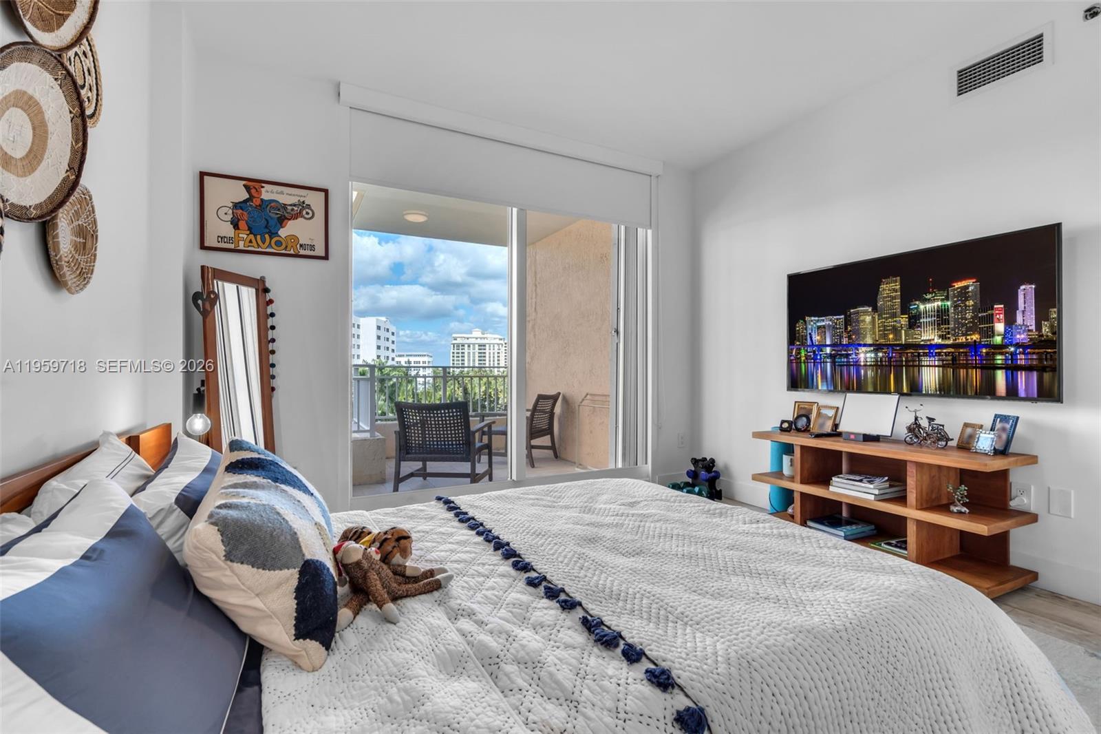 791 Crandon Boulevard, Unit 501 Key Biscayne, FL 33149 - Photo 16 of 42 Guest Bedroom #1