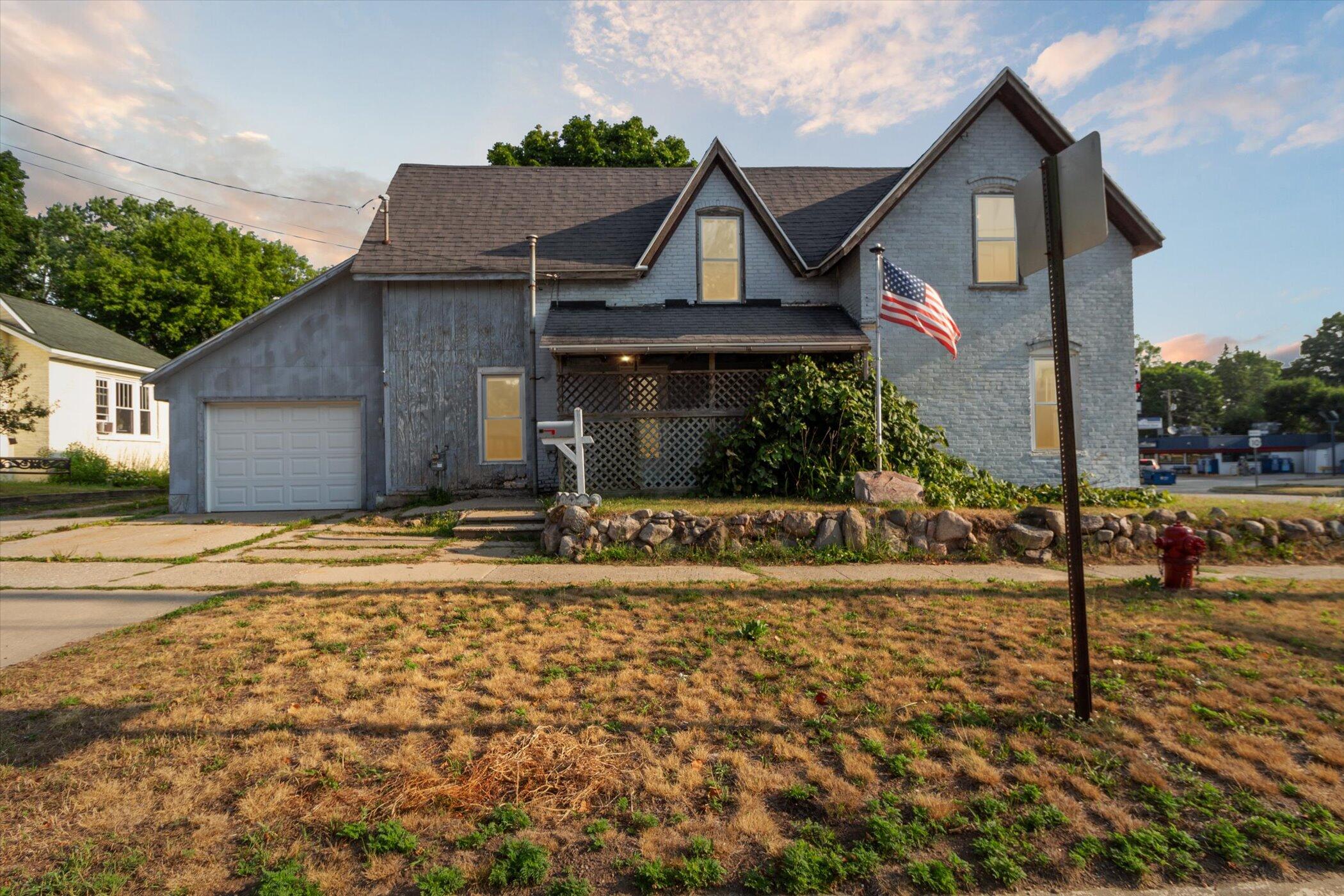 627 South Chestnut Street Reed City, MI 49677 - Photo 2 of 45 01-627-S-Chestnut-Ave-Reed-City-MI-49677