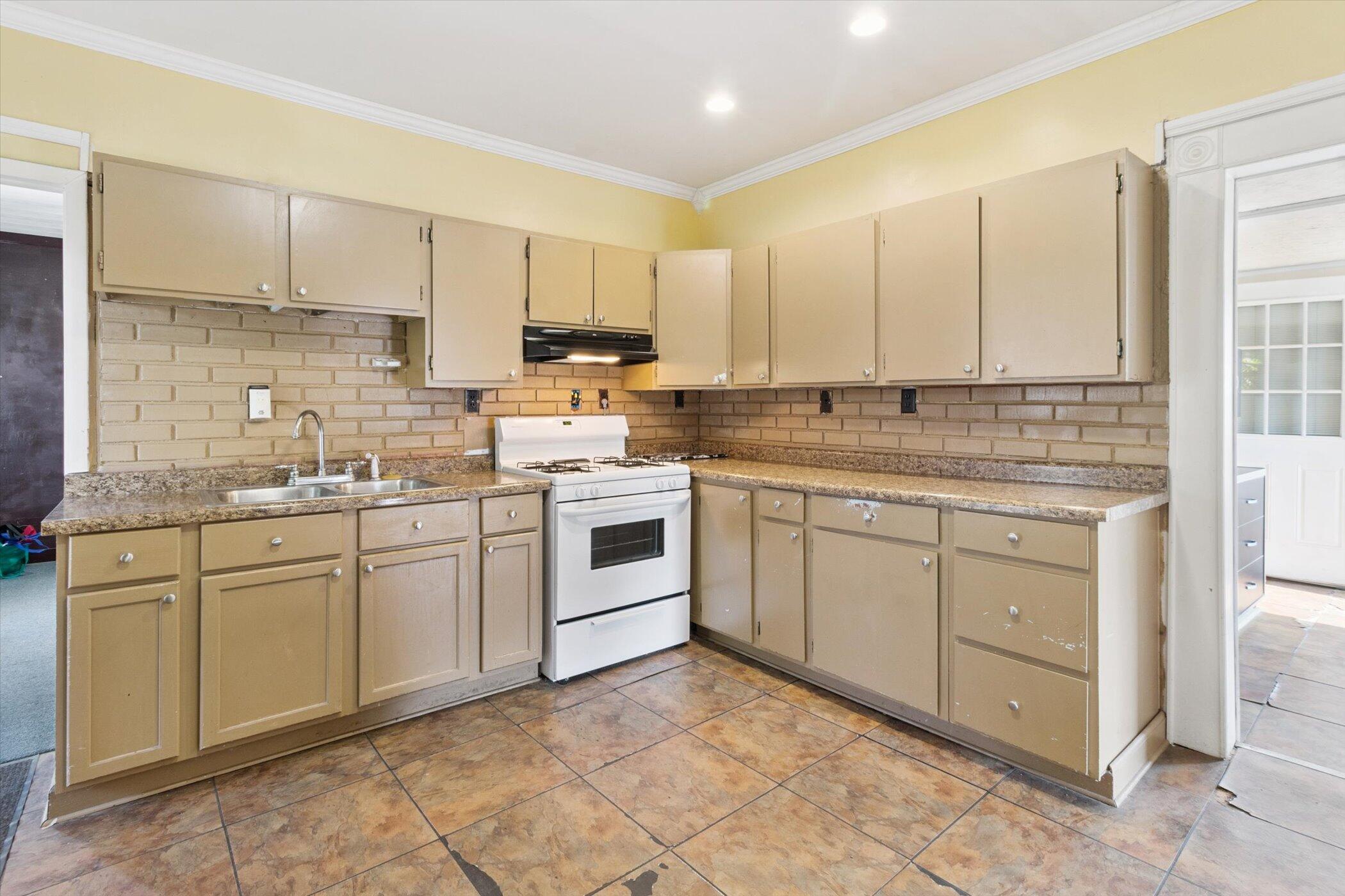 627 South Chestnut Street Reed City, MI 49677 - Photo 10 of 45 10-627-S-Chestnut-Ave-Reed-City-MI-49677
