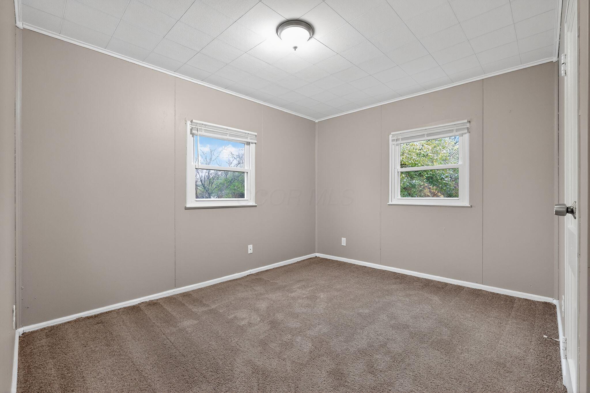 290 South Hampton Road Columbus, OH 43213 - Photo 16 of 32