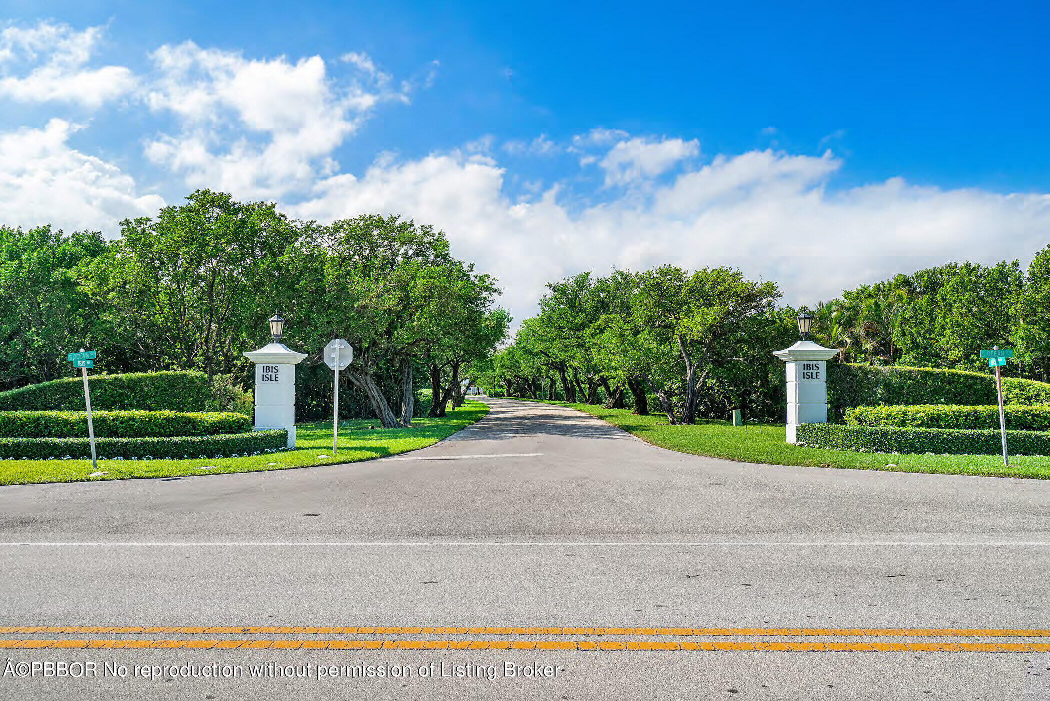 2195 Ibis Isle Road, Unit 7 Palm Beach, FL 33480 - Photo 34 of 34 a view of a basketball court