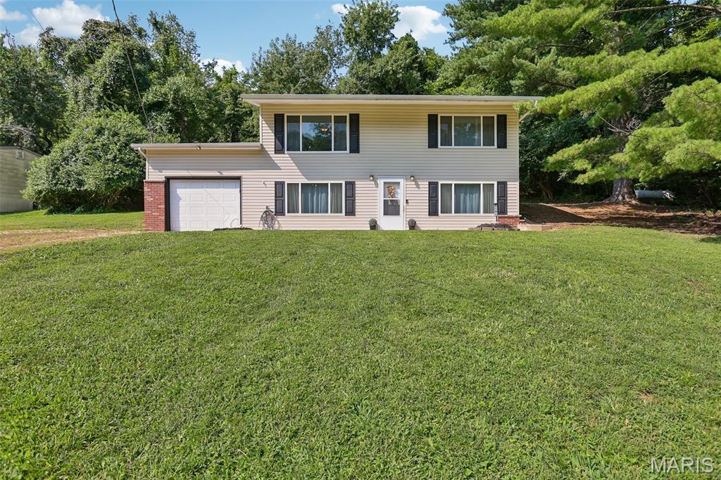 2101 Linnus Drive High Ridge, MO 63049 - Photo 1 of 37 Gallery Image 1