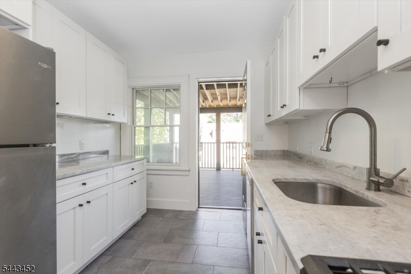 159 Forest Street, Unit 2 Montclair, NJ 07042 - Photo 3 of 27